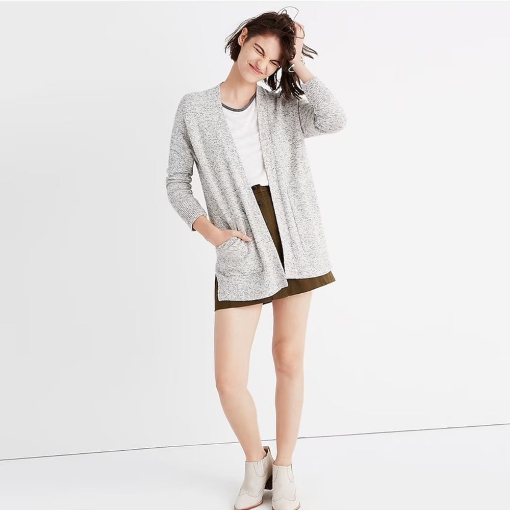Excellent condition! Madewell- Black and White Marbled Drop Sleeve Cardigan!!